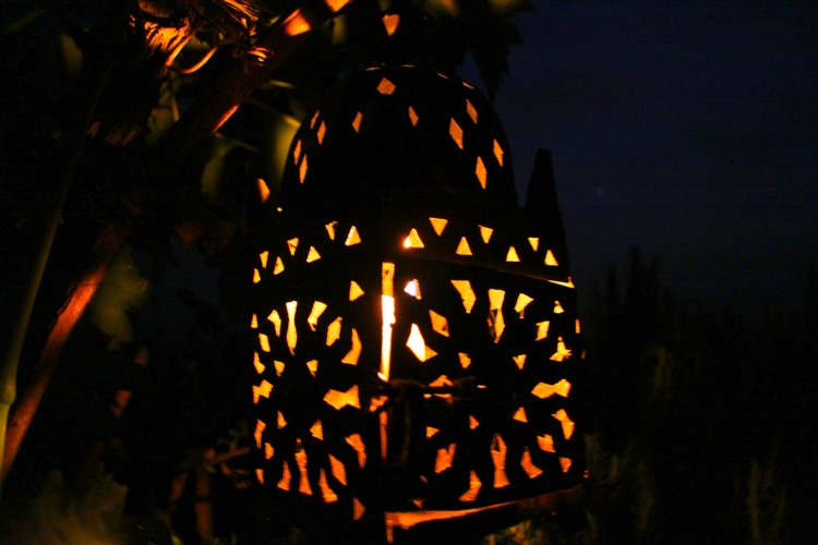 Ombres et lumière autour de la lanterne