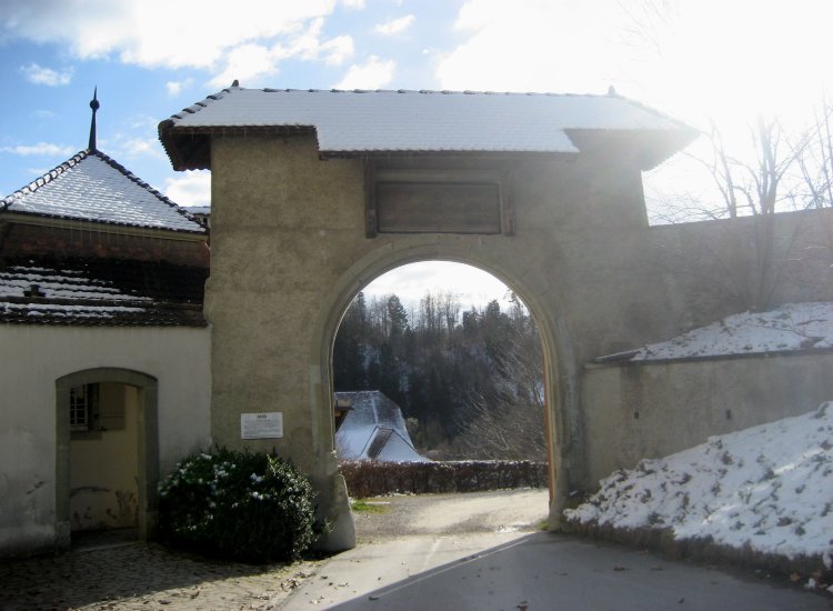 Reiki - L'entrée du monastère d'Hauterive